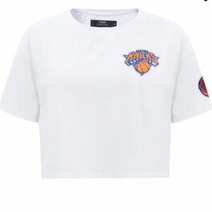 NBA Women's White Knicks Crop Top